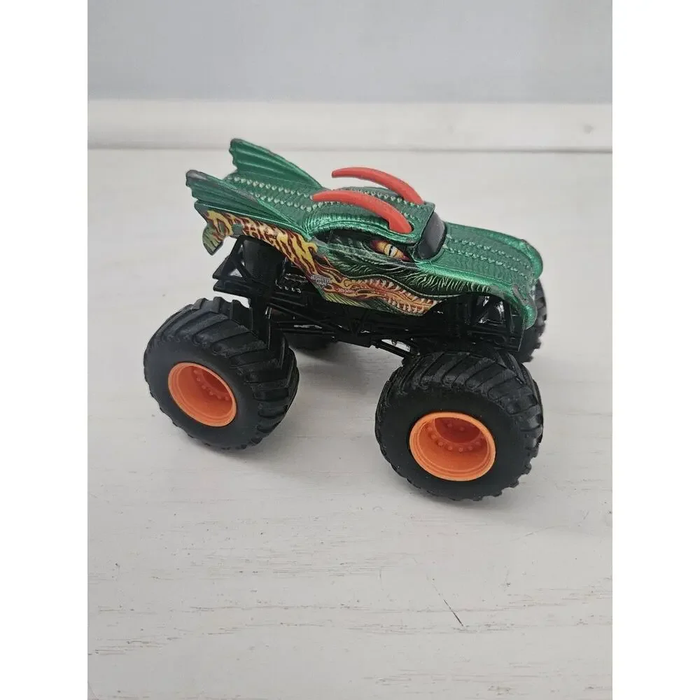 Hot Wheels Monster Jam Truck Green Dragon Toy Car 1:64 Scale